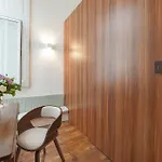 Guest house Lisbon Cheese & Wine Suites 4*