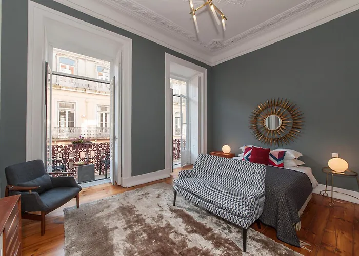 Lisbon Cheese & Wine Suites 4*