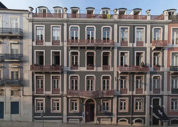 Lisbon Cheese & Wine Suites 4* Lisbon