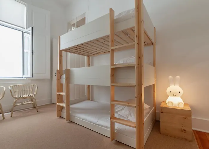 Guest house Lisbon Cheese & Wine Suites 4*