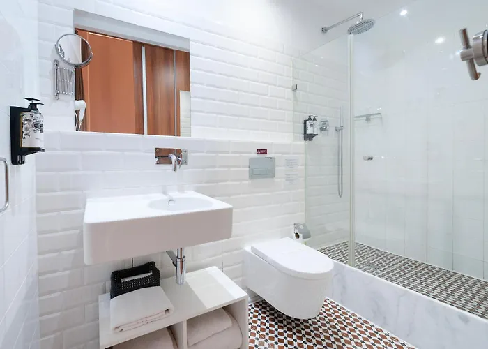 Guest house Lisbon Cheese & Wine Suites 4*