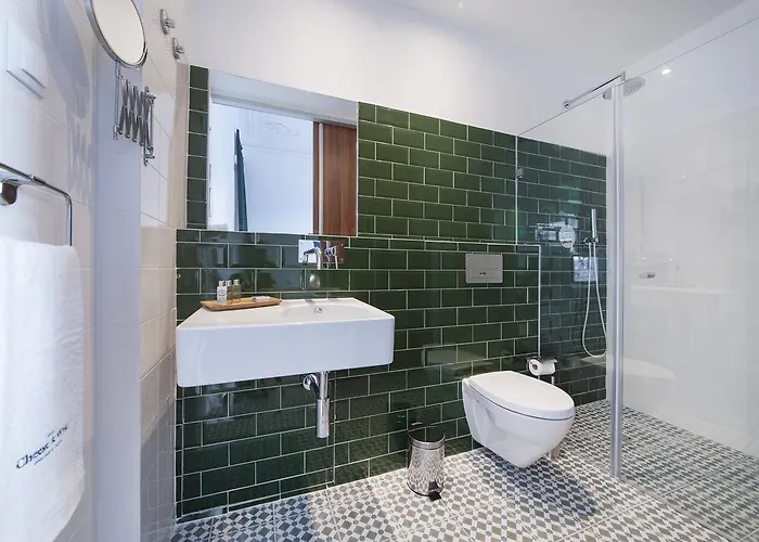 Guest house Lisbon Cheese & Wine Suites 4*