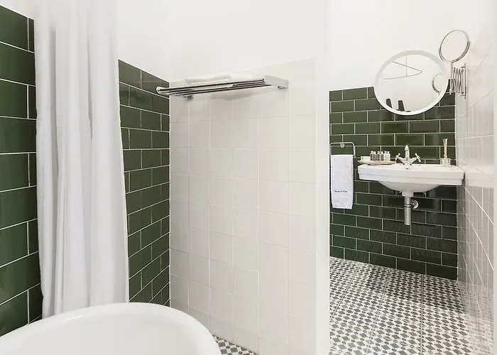 Lisbon Cheese & Wine Suites 4* Lisbon