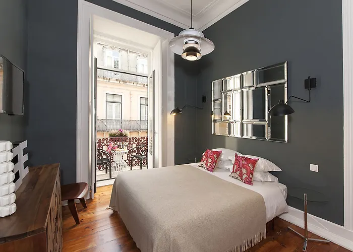 Guest house Lisbon Cheese & Wine Suites 4*