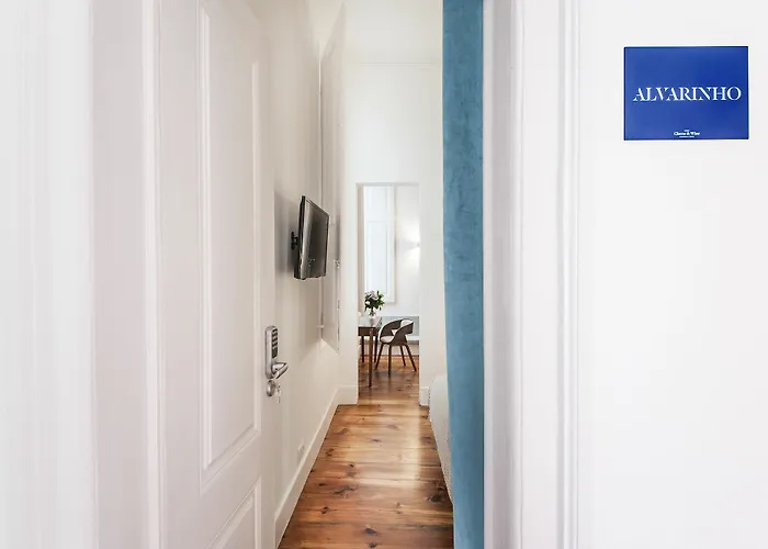 Lisbon Cheese & Wine Suites Guest house