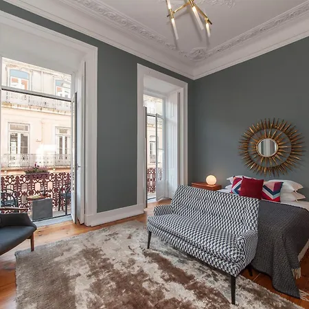 Lisbon Cheese & Wine Suites 4*