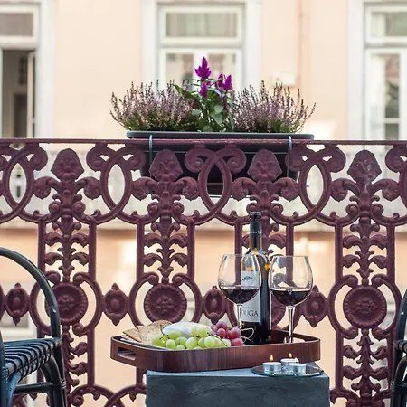 Гостьовий будинок Cheese & Wine 4*