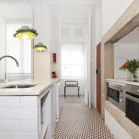 Guest house Lisbon Cheese & Wine Suites 4*