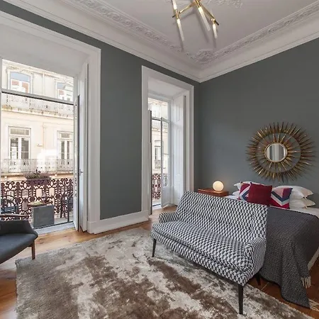 Lisbon Cheese & Wine Suites 4*